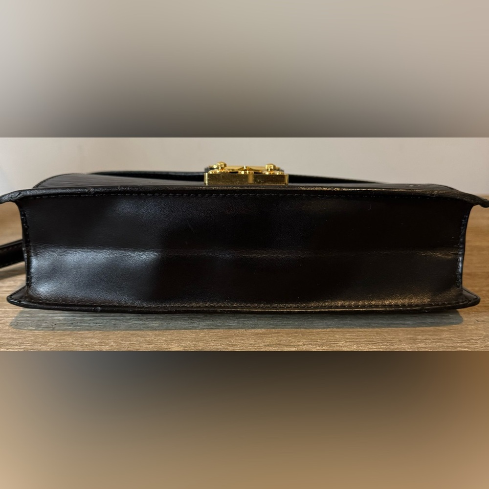 SOLD Vintage Louis Vuitton Clutch | Good Vintage Condition - Picture 13 of 16